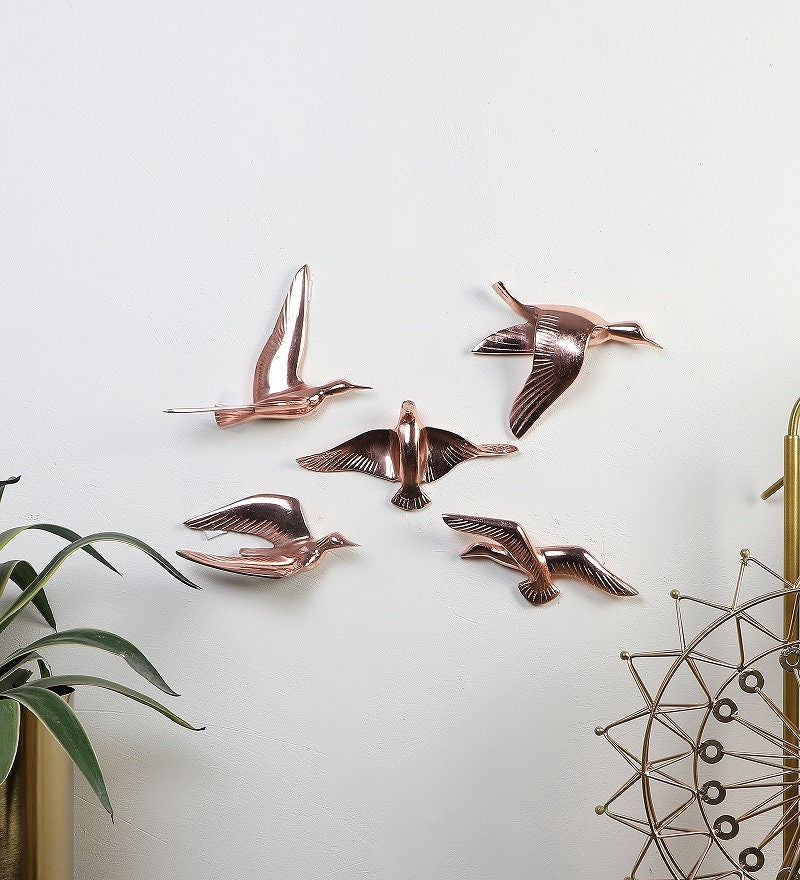 Minimalist Flying Bird Wall Decor - Modern Metal